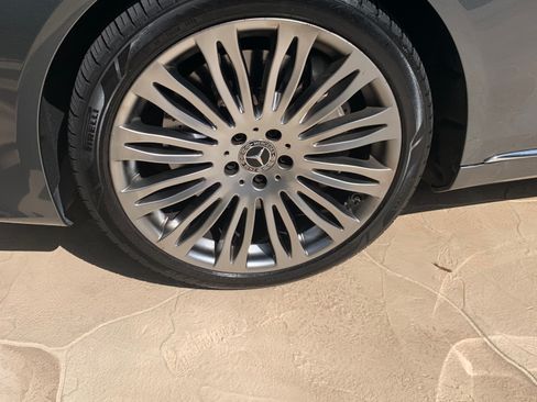Used 2019 Mercedes-Benz S 560 4MATIC Sedan image 12
