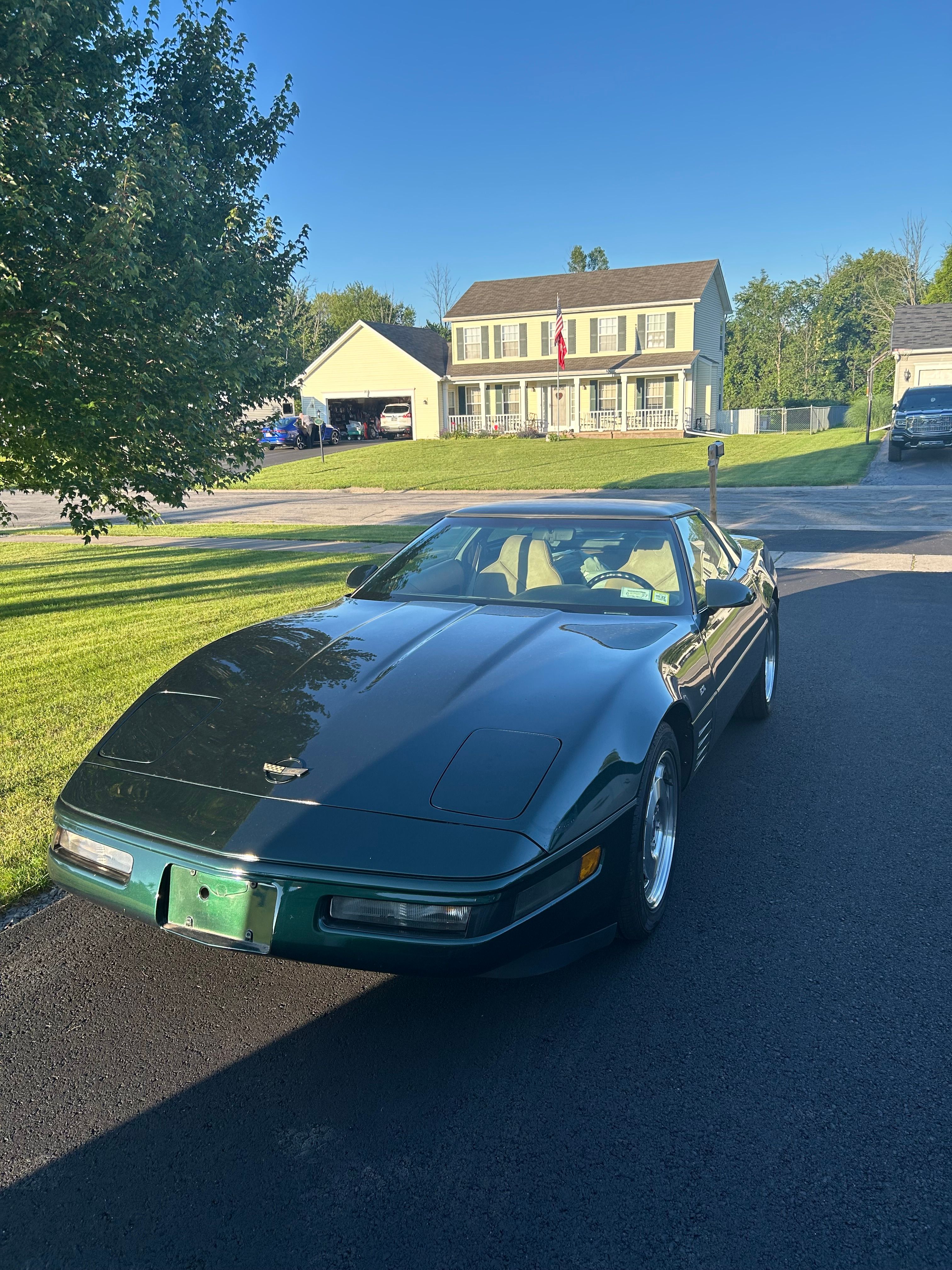 Used 1994 Chevrolet Corvette Coupe RWD image 1