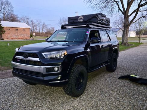 Used 2016 Toyota 4Runner Limited image 4