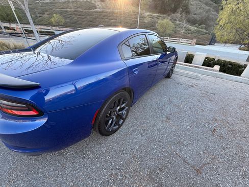 Used 2020 Dodge Charger SXT w/ Blacktop Package image 9