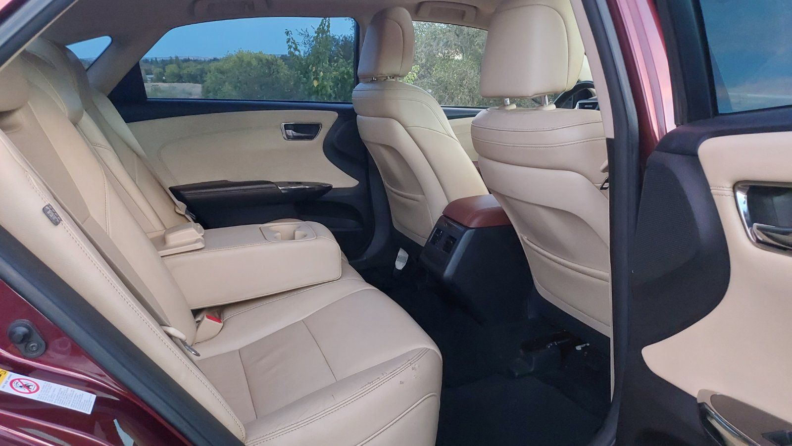 Used 2013 Toyota Avalon XLE Premium FWD image 13