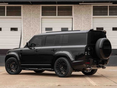 Used 2025 Land Rover Defender 130 V8 image 9