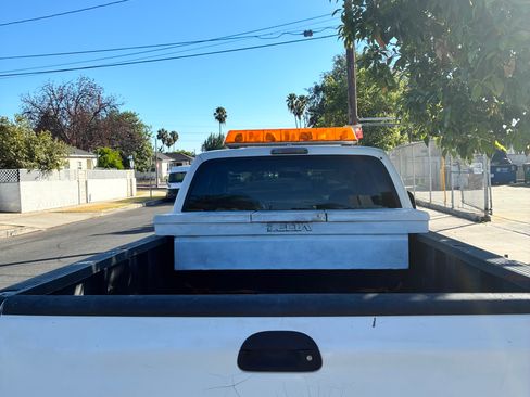 Used 2006 Ford F250 XL RWD image 8