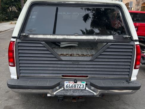 Used 1997 Chevrolet Silverado 3500 4x4 Crew Cab w/ Preferred Equipment Group 2 image 10