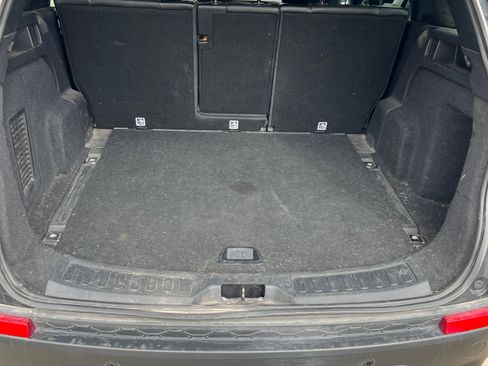 Used 2019 Land Rover Discovery Sport HSE image 9