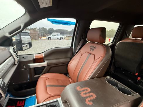 Used 2021 Ford F250 King Ranch w/ Chrome Package image 4