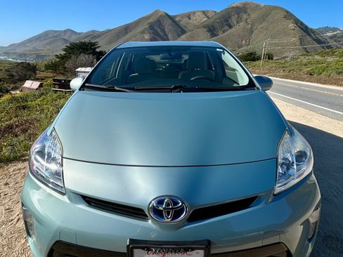 Used 2015 Toyota Prius Two FWD image 5