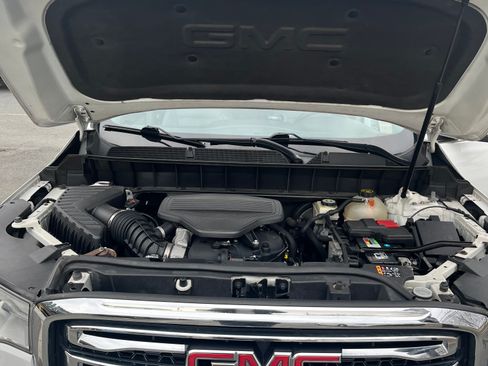 Used 2017 GMC Acadia SLT image 9