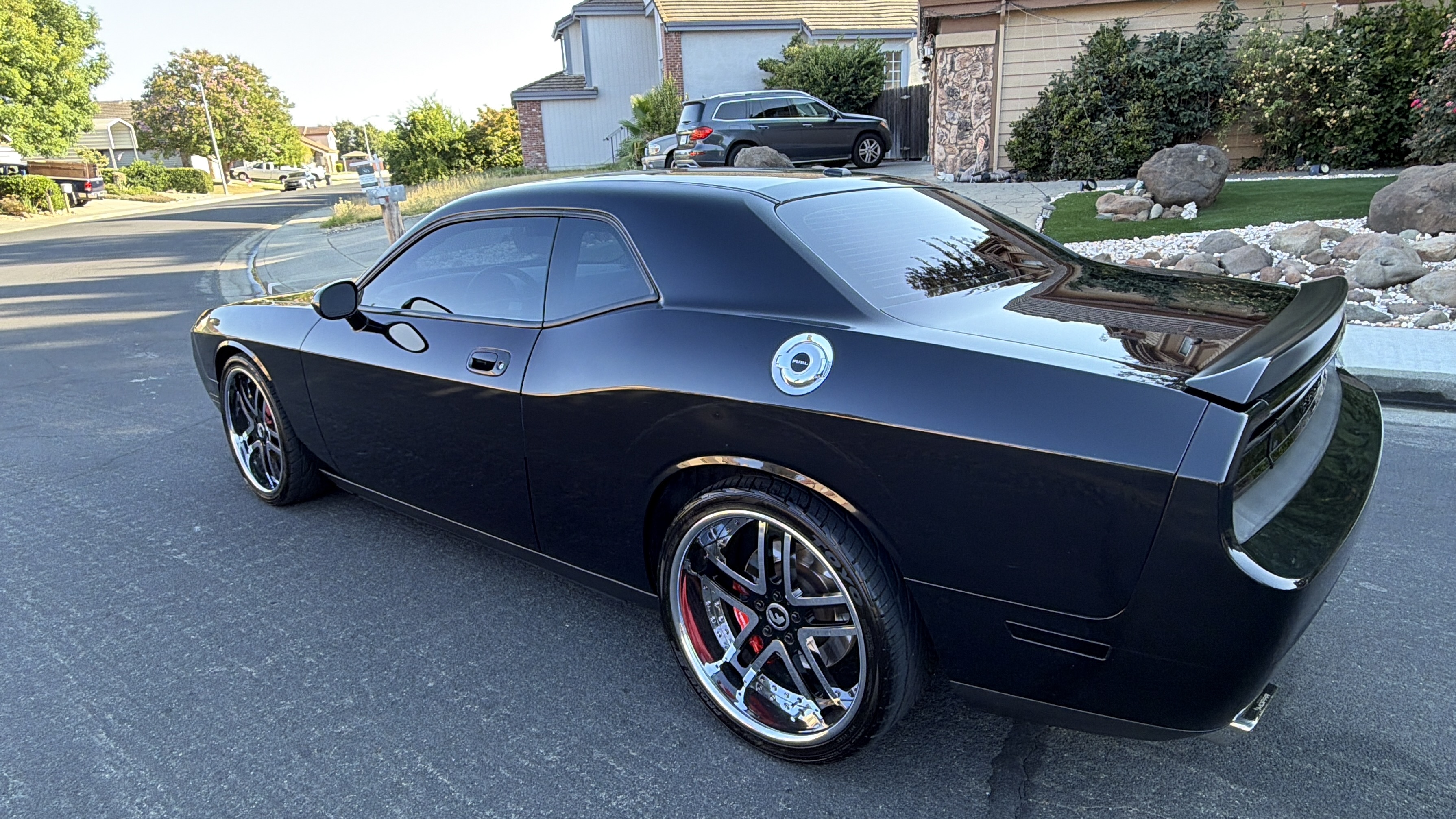 Used 2010 Dodge Challenger SRT8 w/ SRT Option Group II RWD image 2