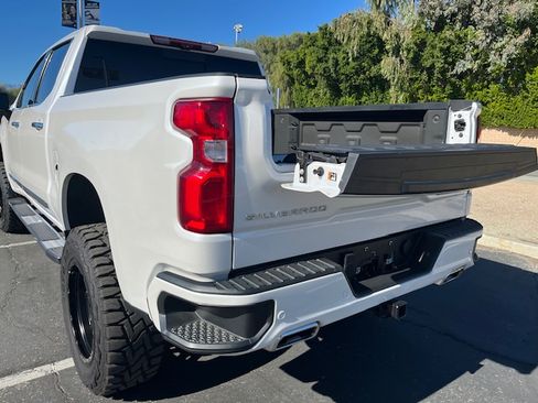 Used 2023 Chevrolet Silverado 1500 High Country w/ High Country Premium Package image 13