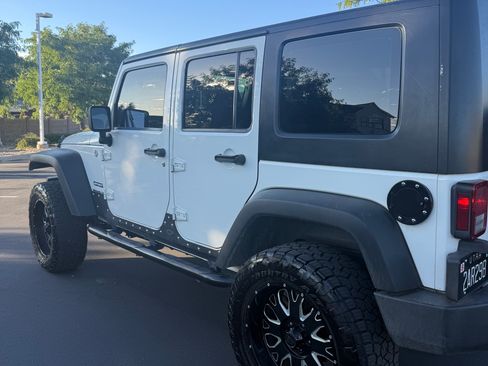 Used 2010 Jeep Wrangler Unlimited Sport AWD/4WD image 6
