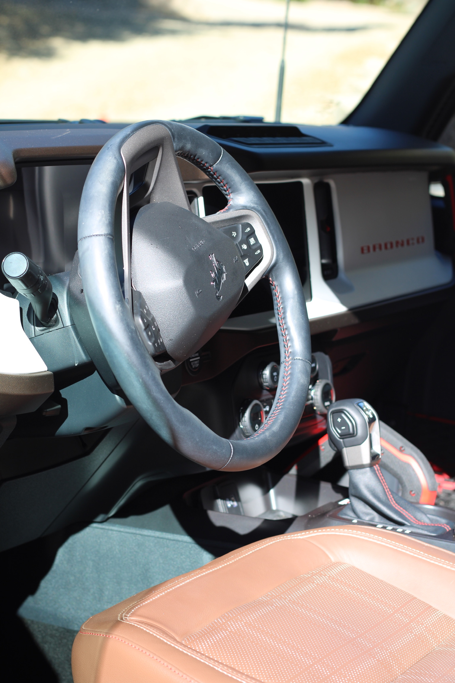 Used 2024 Ford Bronco Heritage Edition AWD/4WD image 11