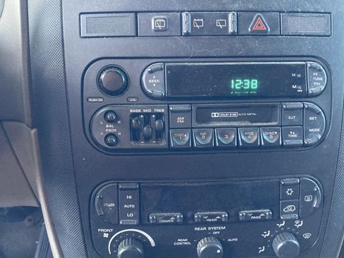 Used 2002 Dodge Grand Caravan ES FWD image 4