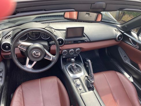 Used 2017 MAZDA MX-5 Miata RF Grand Touring image 8