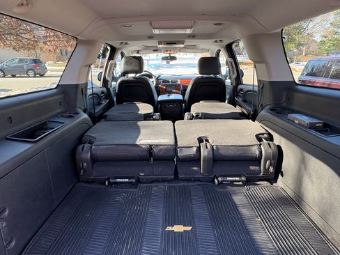 Used 2014 Chevrolet Suburban LTZ image 5