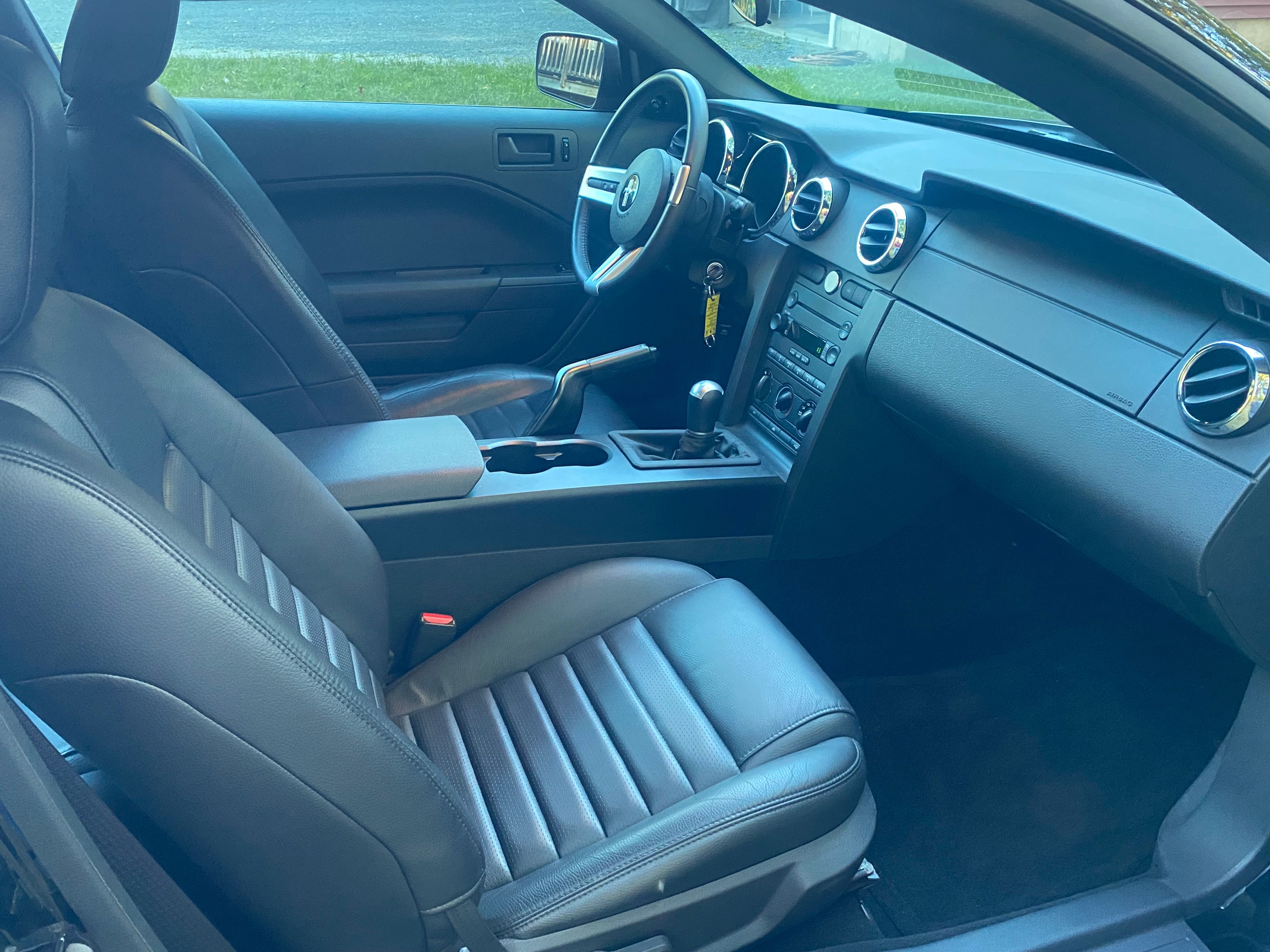 Used 2005 Ford Mustang GT RWD image 9