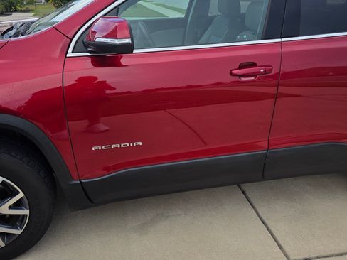 Used 2023 GMC Acadia SLT w/ Preferred Package FWD image 17