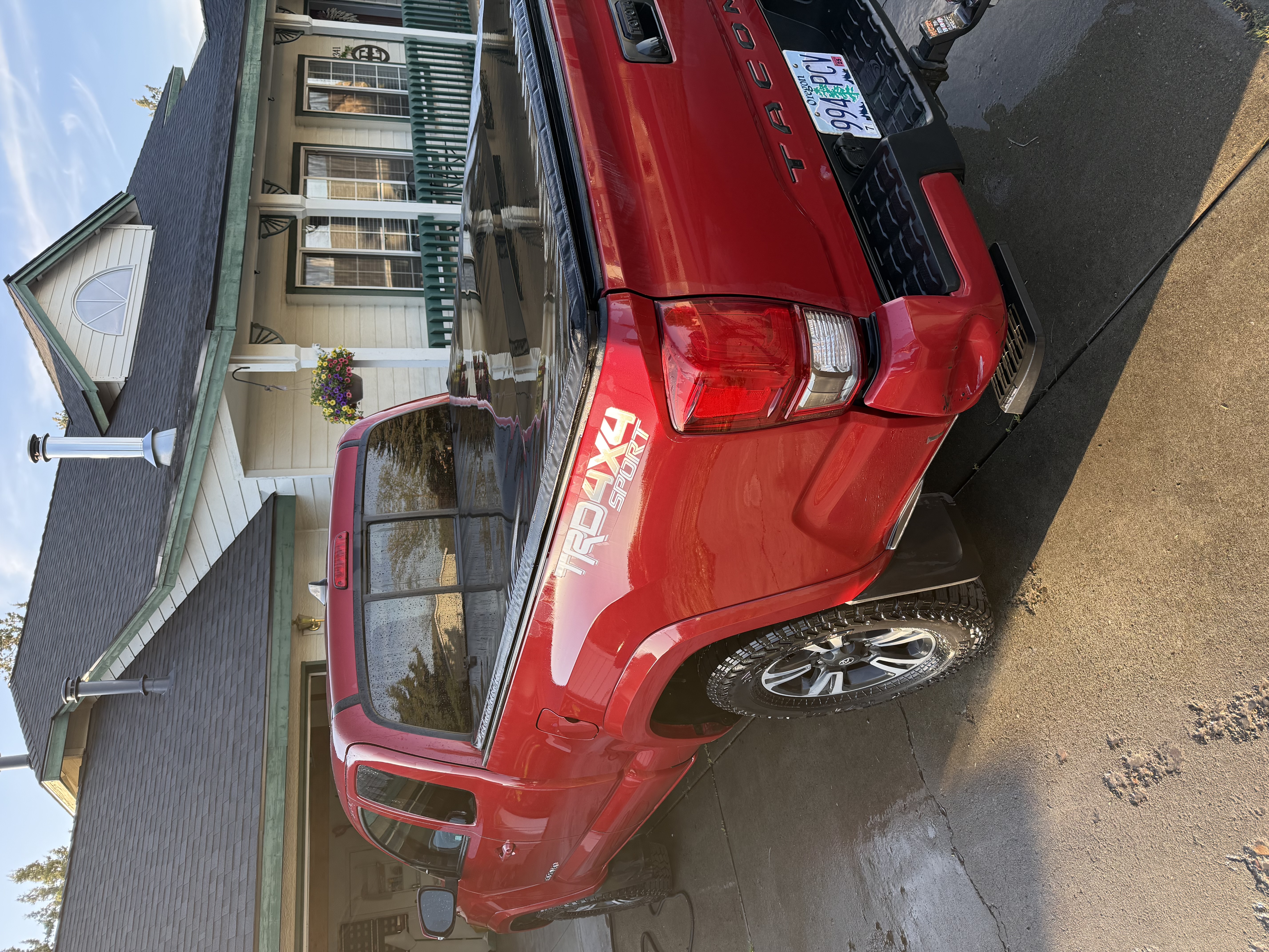 Used 2016 Toyota Tacoma TRD Sport w/ Towing Package AWD/4WD image 2