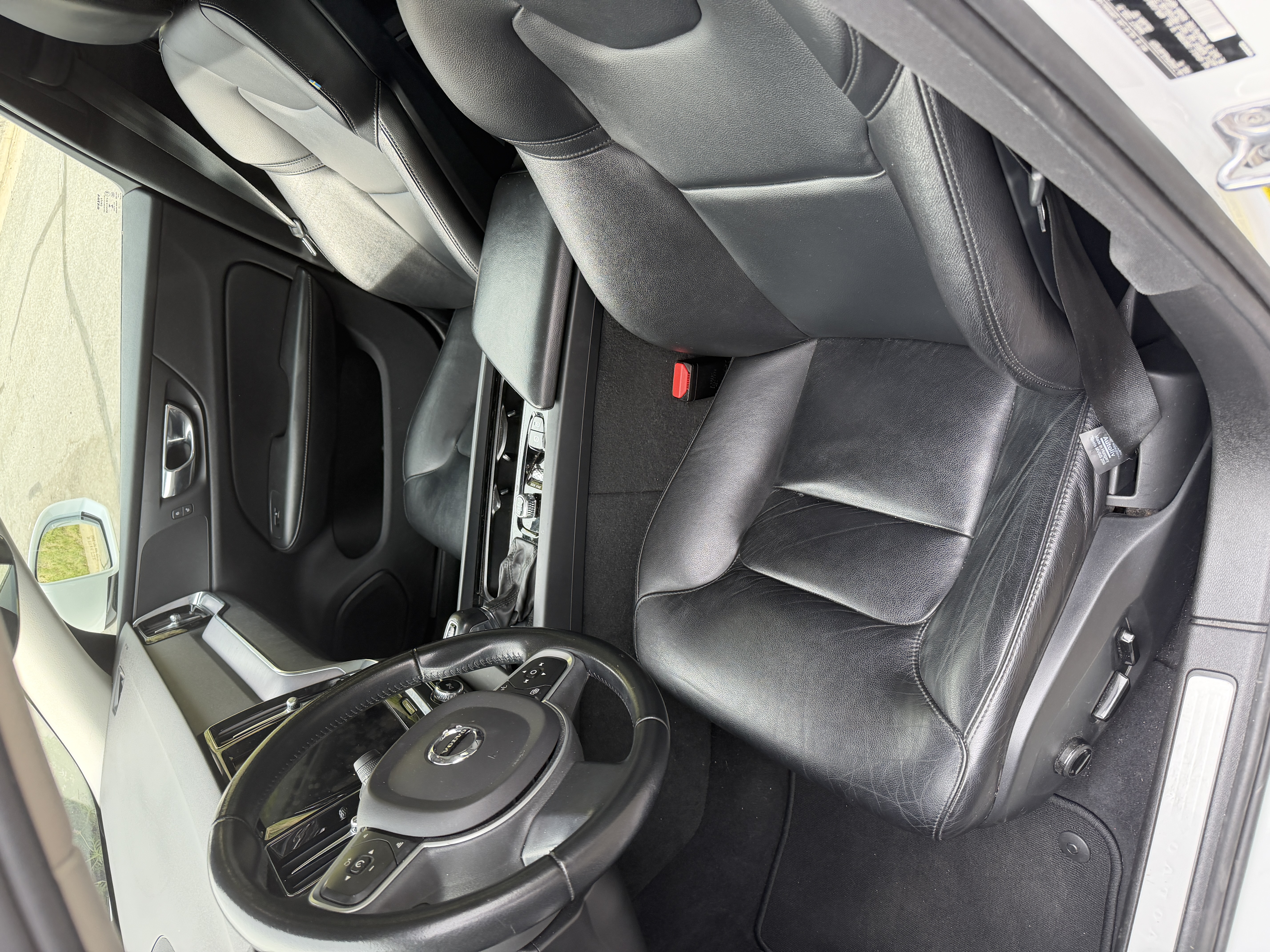 Used 2020 Volvo S60 T5 Momentum FWD image 6