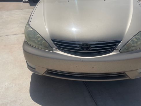 Used 2005 Toyota Camry XLE image 2