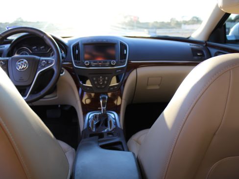 Used 2016 Buick Regal Premium w/ Driver Confidence Package #2 image 25