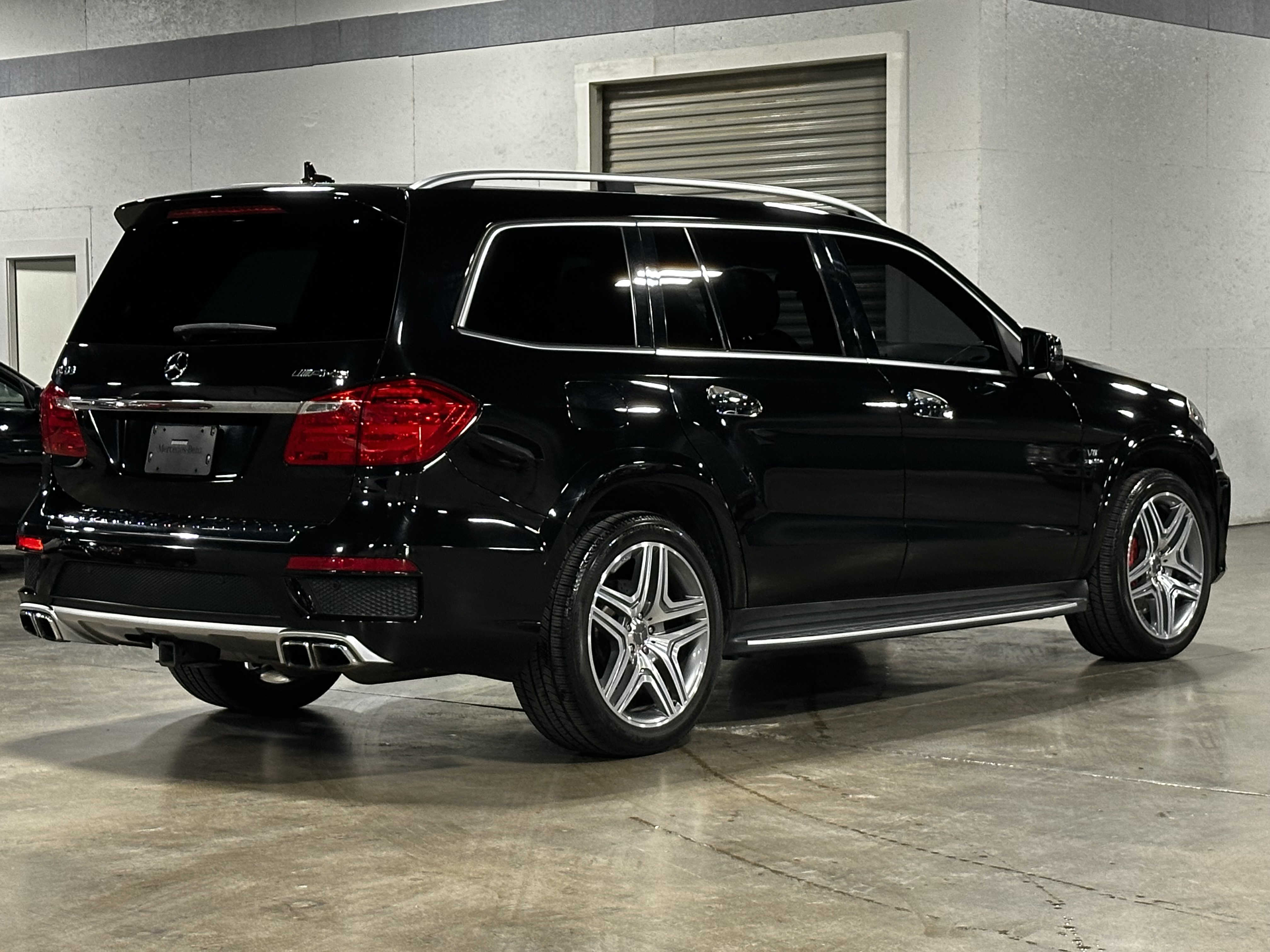 Used 2016 Mercedes-Benz GL 63 AMG 4MATIC w/ Accessory Chrome Package image 10