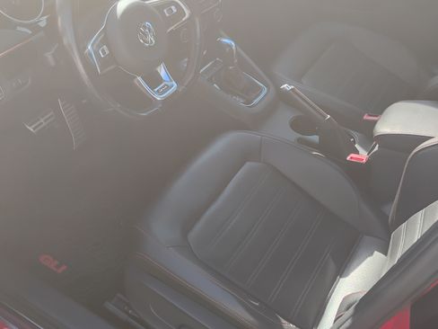 Used 2017 Volkswagen Jetta GLI image 13