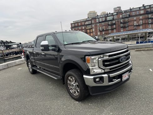 Used 2022 Ford F350 Lariat w/ Chrome Package image 9