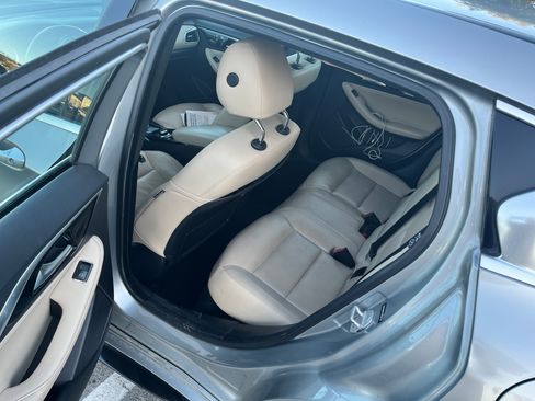 Used 2018 INFINITI QX30 image 6