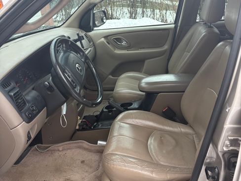 Used 2002 MAZDA Tribute LX image 2