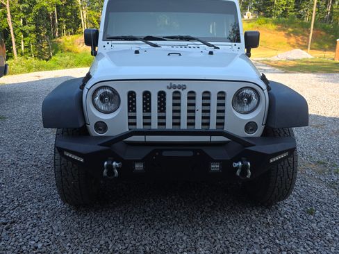 Used 2016 Jeep Wrangler Sport w/ Quick Order Package 24S image 2