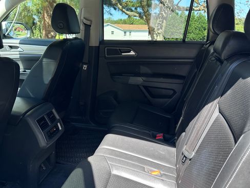 Used 2018 Volkswagen Atlas SE image 16