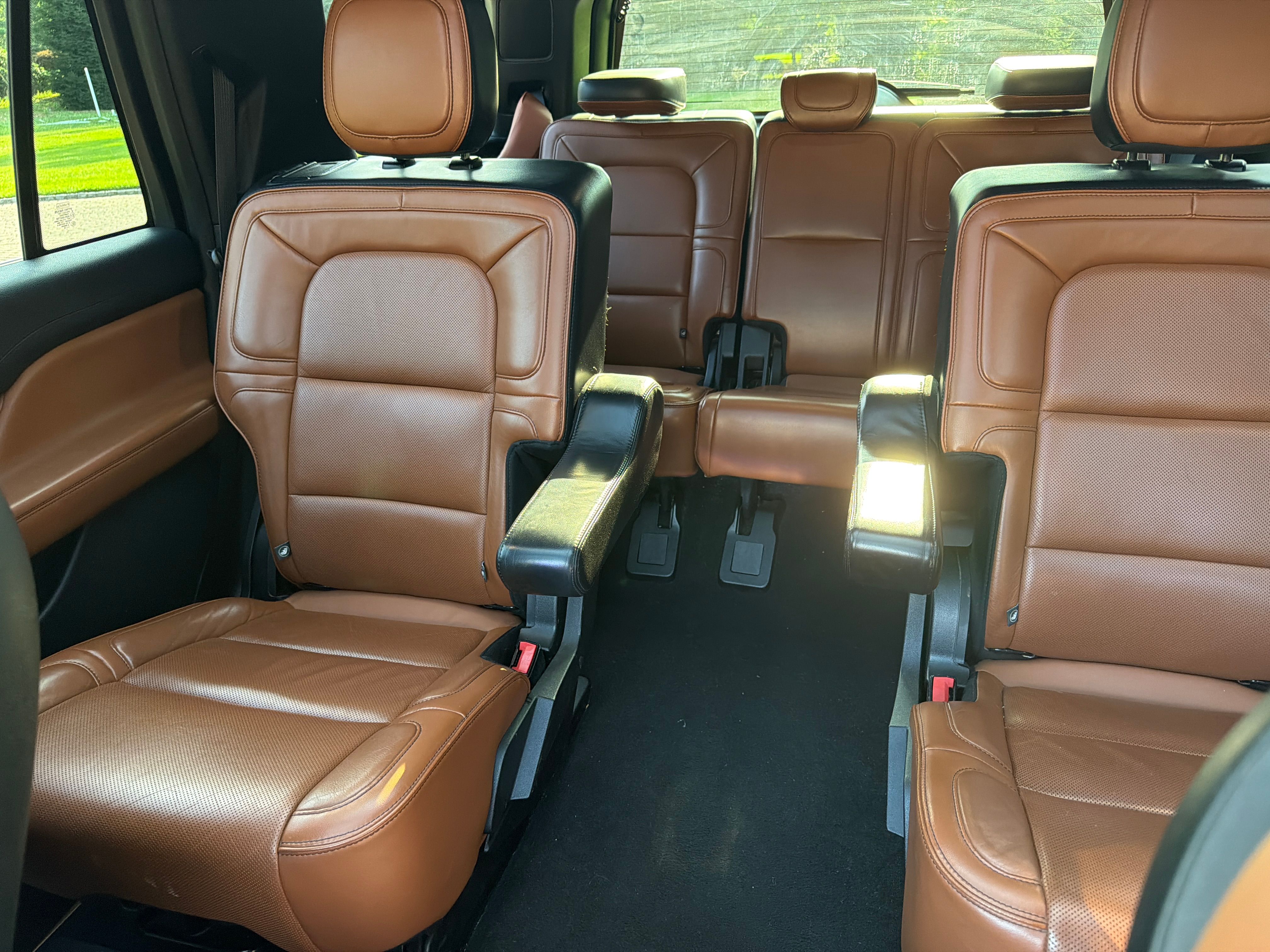Used 2019 Lincoln Navigator Reserve w/ Cargo Package AWD/4WD image 16