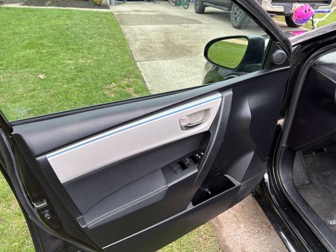 Used 2016 Toyota Corolla LE image 16