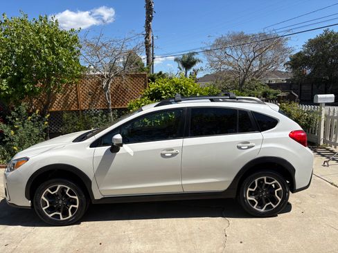 Used 2017 Subaru Crosstrek 2.0i Premium image 14