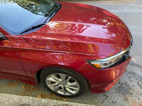 Used 2018 Honda Accord LX image 2