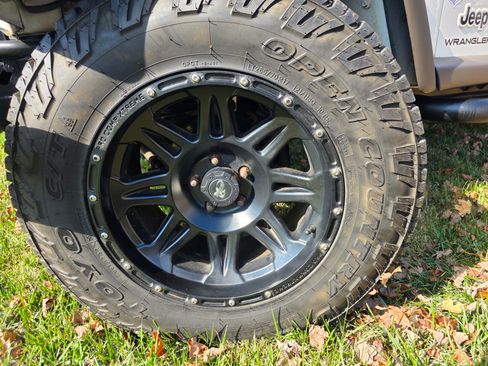 Used 2005 Jeep Wrangler X w/ Tire & Wheel Group (Ecco) image 12