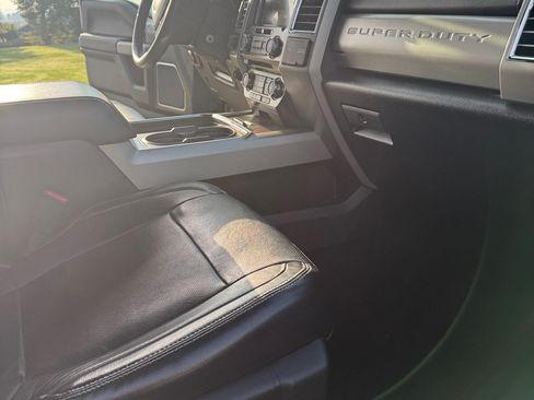 Used 2017 Ford F250 Lariat w/ Lariat Value Package AWD/4WD image 20
