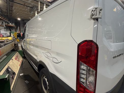 Used 2018 Ford Transit 150 130 Low Roof image 4