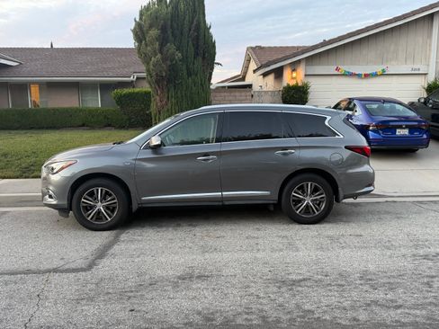 Used 2019 INFINITI QX60 Luxe FWD image 2