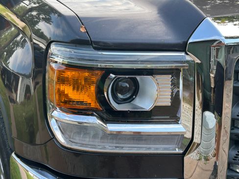 Used 2016 GMC Sierra 2500 SLE w/ SLE Preferred Package AWD/4WD image 32