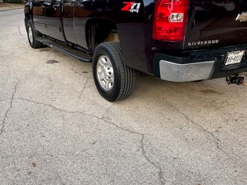 Used 2008 Chevrolet Silverado 3500 LTZ w/ Suspension Package, Off-Road image 11