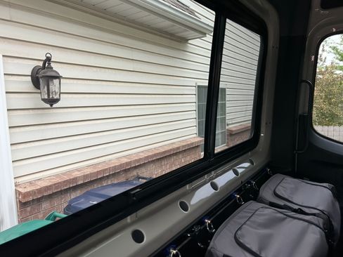 Used 2021 Mercedes-Benz Sprinter 2500 image 9