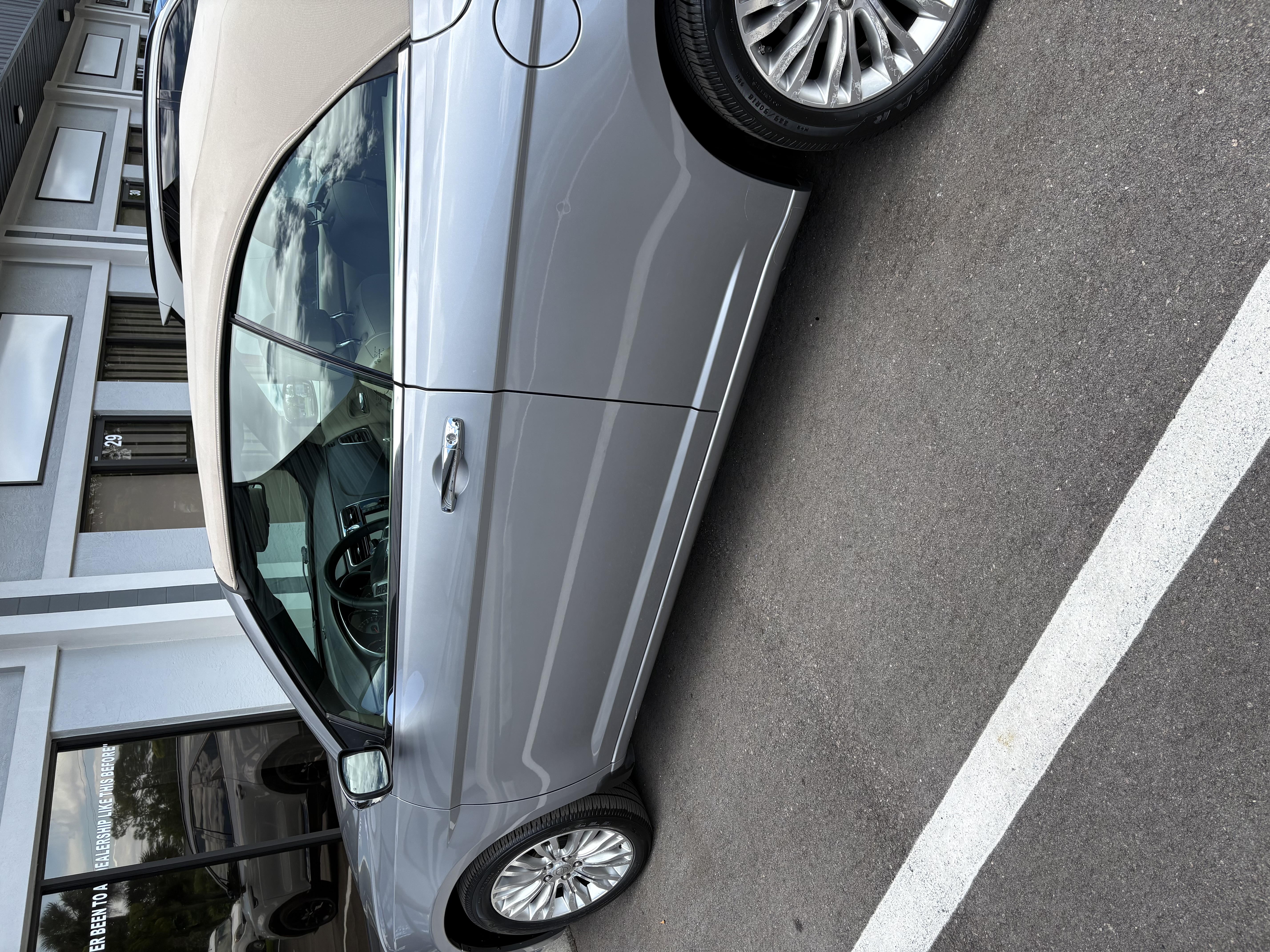 Used 2013 Chrysler 200 Limited FWD image 2