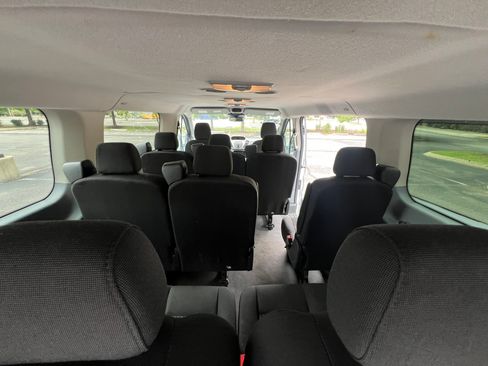 Used 2017 Ford Transit 350 XLT image 12