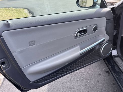 Used 2006 Chrysler Crossfire Limited RWD image 9