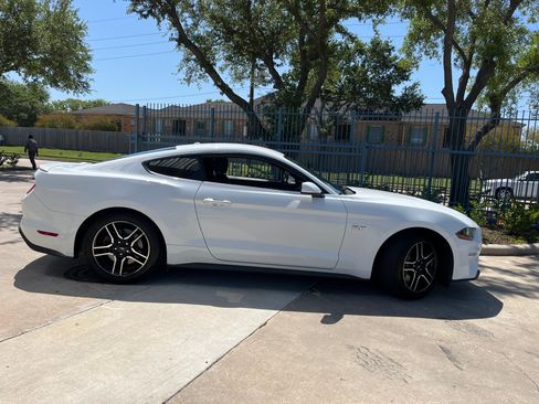 Used 2019 Ford Mustang GT image 8
