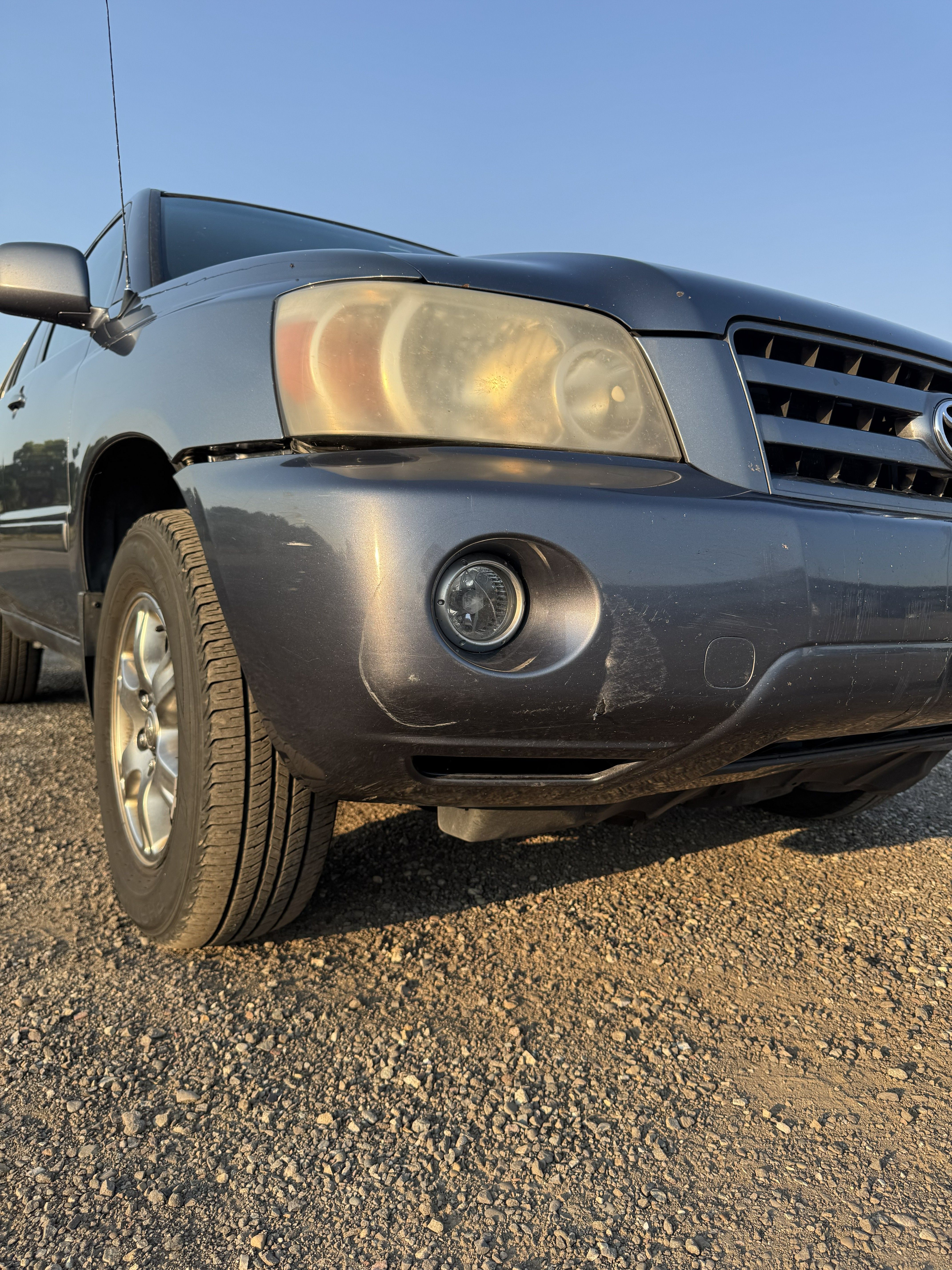 Used 2005 Toyota Highlander 4WD V6 w/ 3rd Row image 8