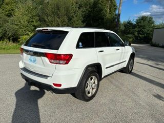 Used 2013 Jeep Grand Cherokee Limited w/ Luxury Group II AWD/4WD image 5