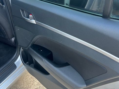 Used 2020 Hyundai Elantra Value Edition w/ Cargo Package (C1) image 11